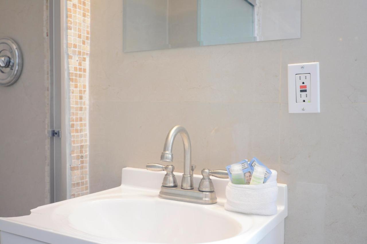 Ocean Drive Beach Apartments 마이애미 비치 외부 사진